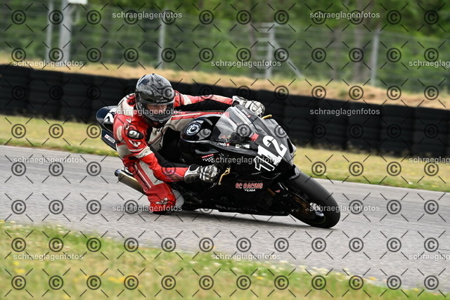 25bt02-0685 | markuskiefer.com - Realisiert mit Pictrs.com