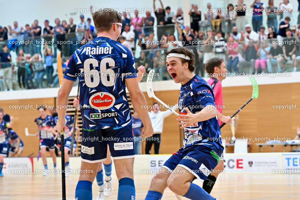 VSV Unihockey vs. Wiener Floorball Verein | #66 Jakob Rainer VSV Unihockey, #27 Lukas Floriantschitz VSV Unihockey, Jubel VSV Unihockey Mannschaft, VSV Unihockey vs. Wiener Floorball Verein, VSV Unihockey vs. Wiener Floorball Verein am 18.05.2025 in Villach (Ballspielhalle St. Martin), Austria, (Photo by Bernd Stefan)