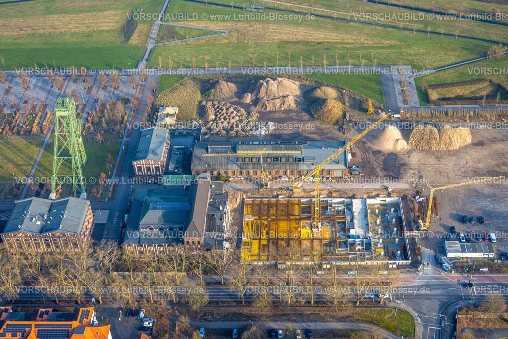 Kamp-Lintfort260101396 | Luftbild, Zechenpark Friedrich Heinrich mit Förderturm, Baustelle Pflegeheim, Lintfort, Kamp-Lintfort, Ruhrgebiet, Nordrhein-Westfalen, Deutschland