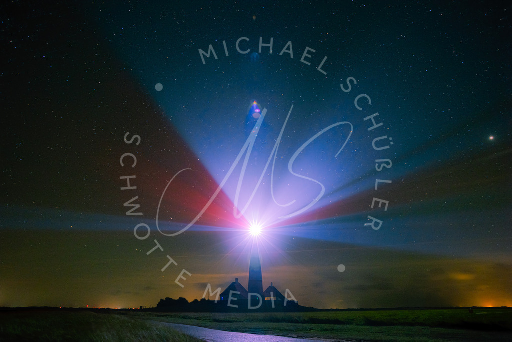 2021-08-14 Leuchturm Milchstrasse Sterne Perseiden - 027-2 | Leuchtturm Westerhever bei Nacht am Weg - Realisiert mit Pictrs.com