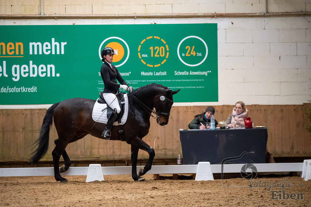 Dressurprüfung Kl.S* RC Helle | Lena Sophie Osterloh (RURV Rastede) mit dem Pferd Bourani R ;Dressurprüfung Kl.S* RC Helle am 15.04.2023 in Gristede (Reithalle RC Helle), Deutschland, Photo: Philip Eiben 2023 - Realisiert mit Pictrs.com