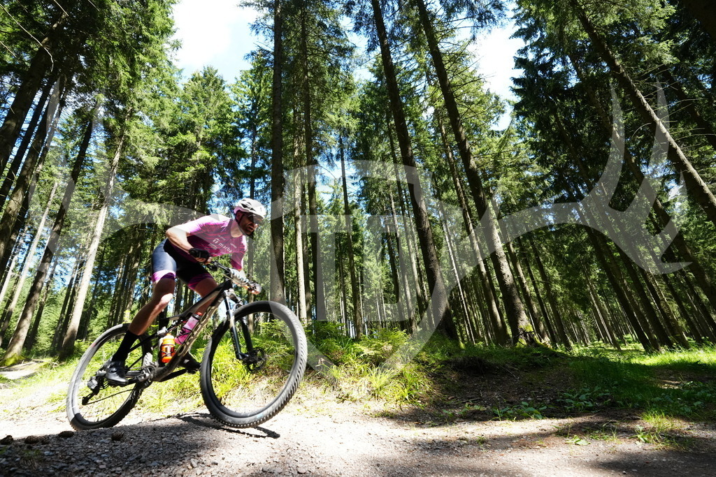 FC100732 | Fotogalerie der Treibjagd im Dunkelwald - Dein MTB Etappenrennen im Erzgebirge - Realisiert mit Pictrs.com