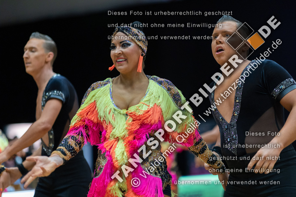 20230115-00325 | Hier finden Sie Tanz Bilder vom Latein und Standard Formationen tanzen. Sportbilder vom Tanzsport. Schöne Fotos und von Weltmeisterschaft, Europameisterschaft, Bundesliga, Regionalliga, Oberliga und Landesliga sowie von GOC Stuttgart, DanceComp, WM Bremen