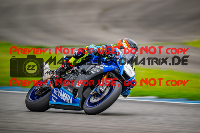 MaZZes_FotoMatrix_240701_6007705_6595 | WEISS