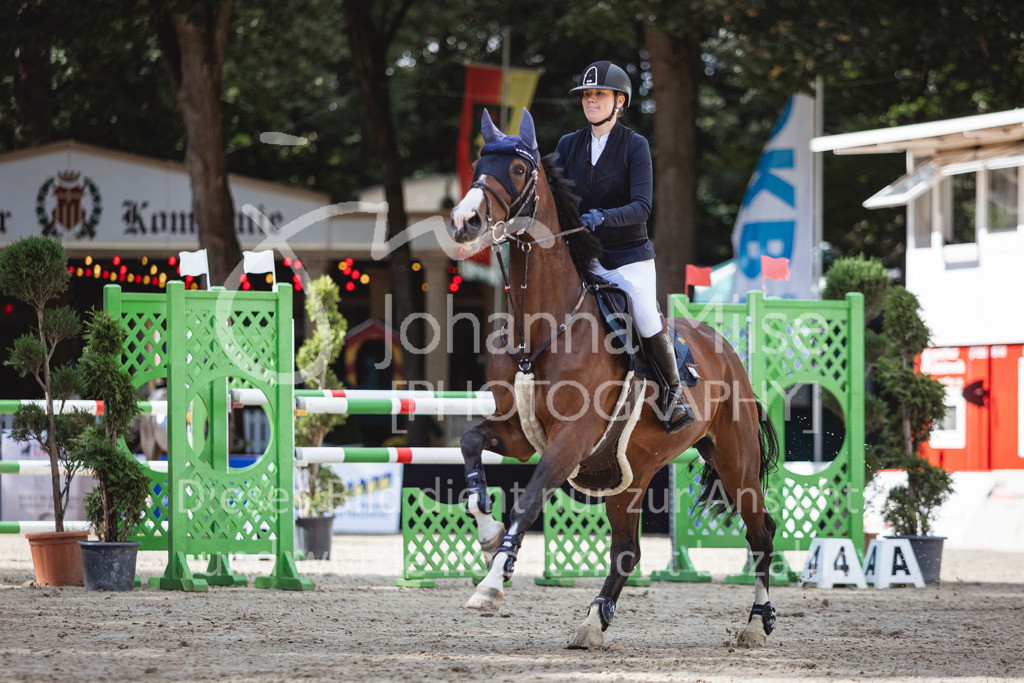 240912_OWLCh_AmateurM-402 | Deine schönsten Turniermomente als professionelle Fotos! Entdecke hochwertige Pferdesport-Fotografie im Online-Shop. Jetzt Fotos finden & bestellen!