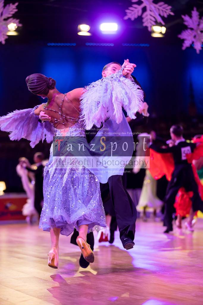 20241215_WDSF_Open_Youth_Std-Riga-8599 | Tanzsportbilder, Standardtanz, Lateintanz, WDSF, DTV, LTVB, dancecomp, goc, hessen tanzt, blaues band der spree, walzer, tango, wiener walzer, slowfox, quickstepp, samba, rumba, cha-cha-cha, paso doble. jive, hd-kroft photography, turniertanzsport