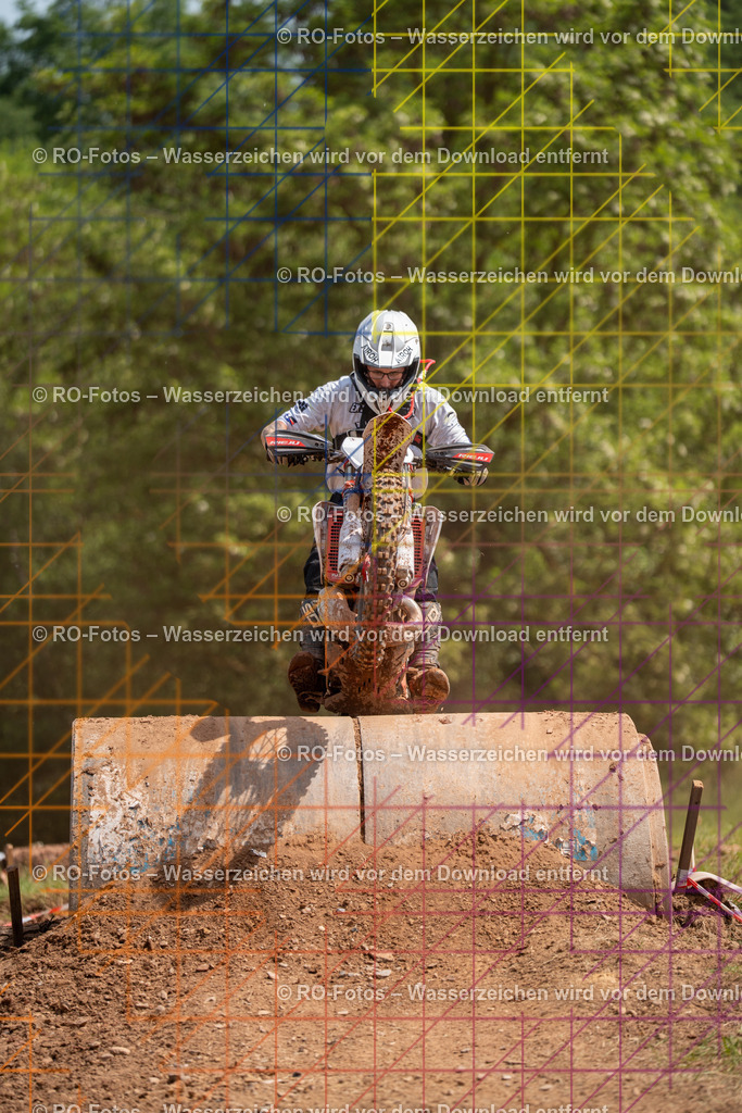 Wolfshausen 5 Lauf -127 | Sportfotografie von RO-Fotos: Motorsport, Motocross, Enduro, Laufveranstaltungen und Triathlon. Professionelle Fotos von Sportlern und Events. - Realisiert mit Pictrs.com