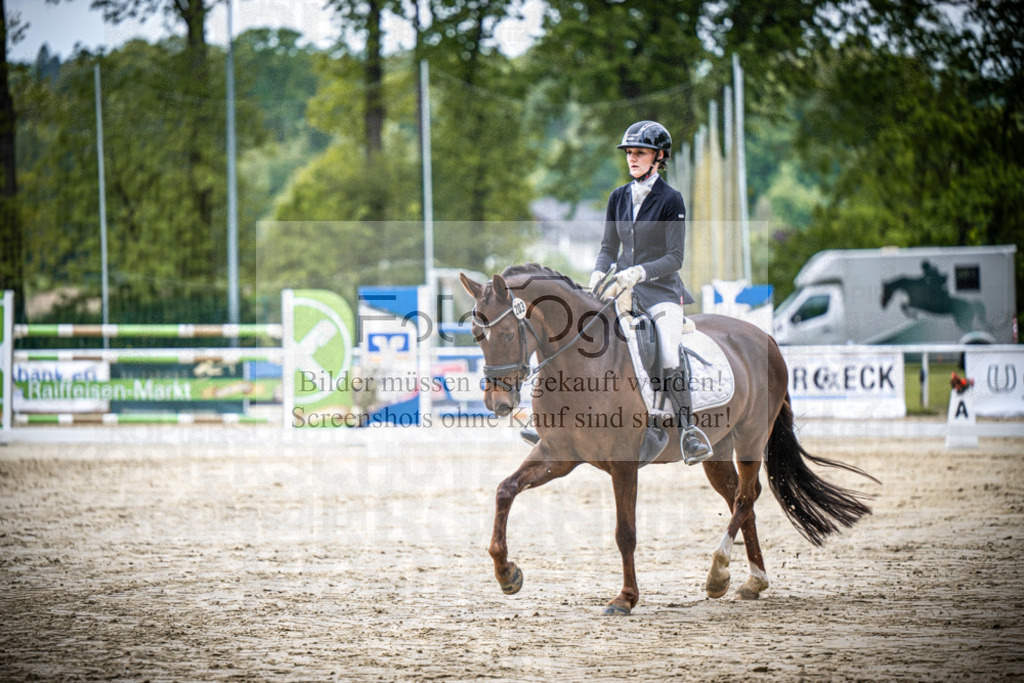 DOS_1547 | Reitturnier Venne - Realisiert mit Pictrs.com
