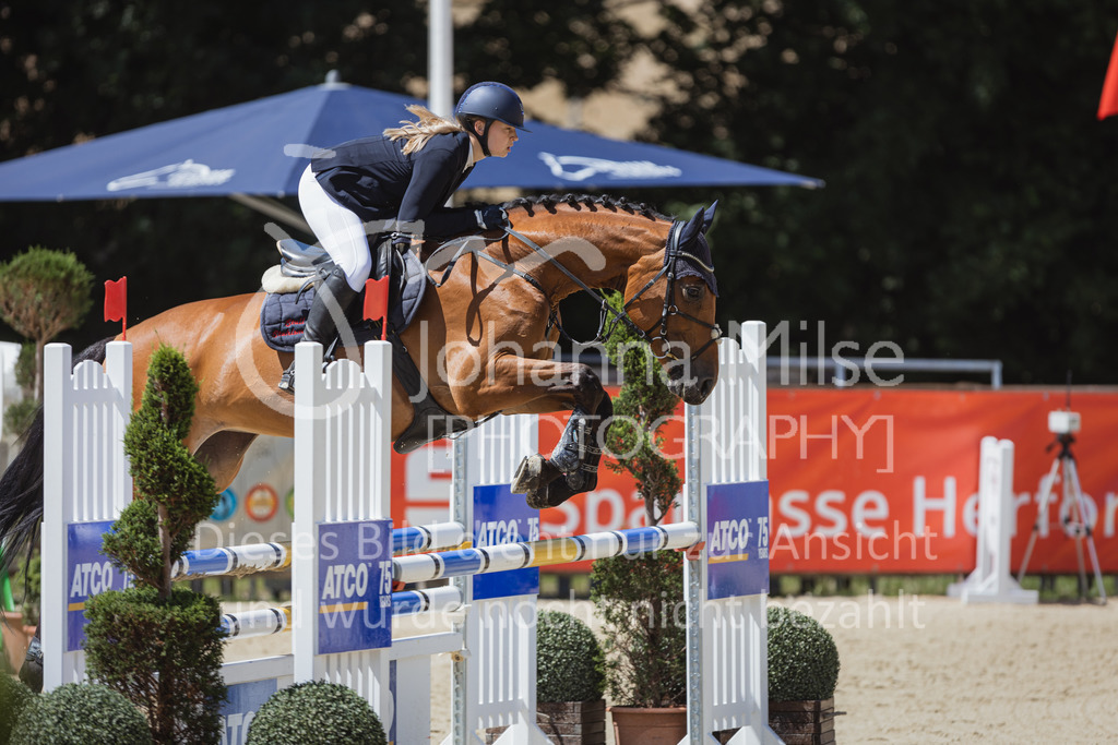 220728_BHO_BronzeTour_L-Stil_1-361 | Deine schönsten Turniermomente als professionelle Fotos! Entdecke hochwertige Pferdesport-Fotografie im Online-Shop. Jetzt Fotos finden & bestellen!