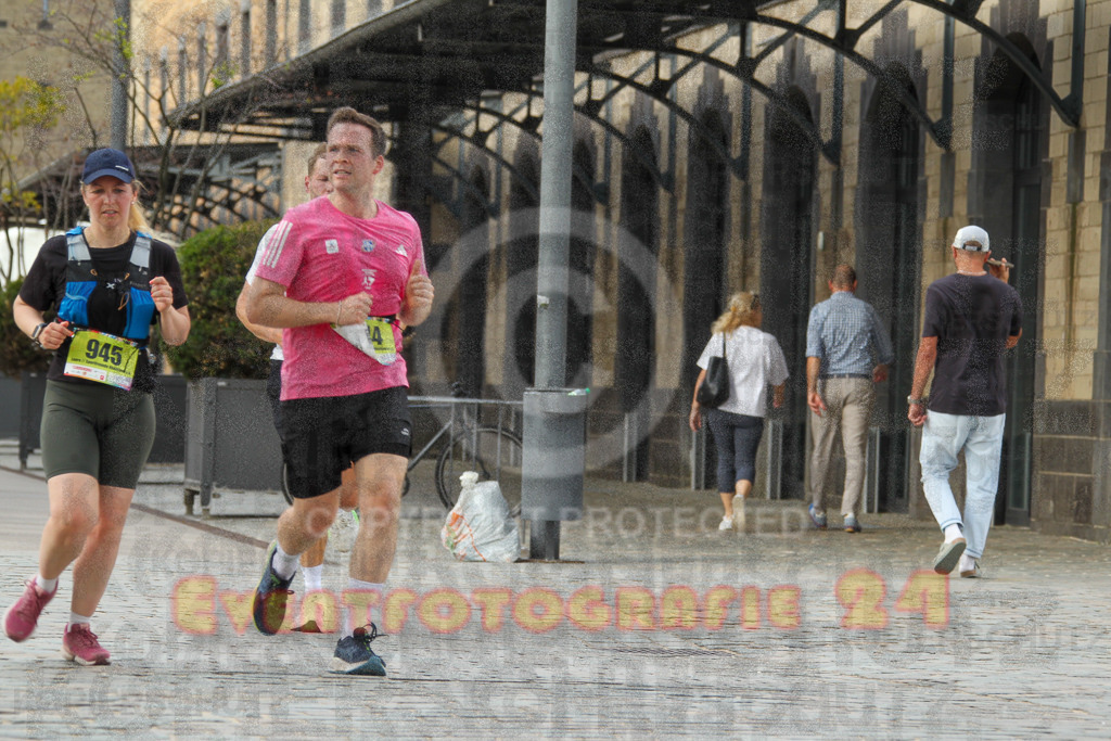 250920_1530_EV4_9013 | Sportfotografie im Rhein-Sieg Kreis, Köln, Bonn, NRW, Rheinland Pfalz, Hessen, etc. Unser Tätigkeitsfeld umfasst den Laufsport vom Volkslauf über den Marathon, Duathlon, Triathon bis zum Ultralauf wie Kölnpfad Ultra oder Schindertrail.