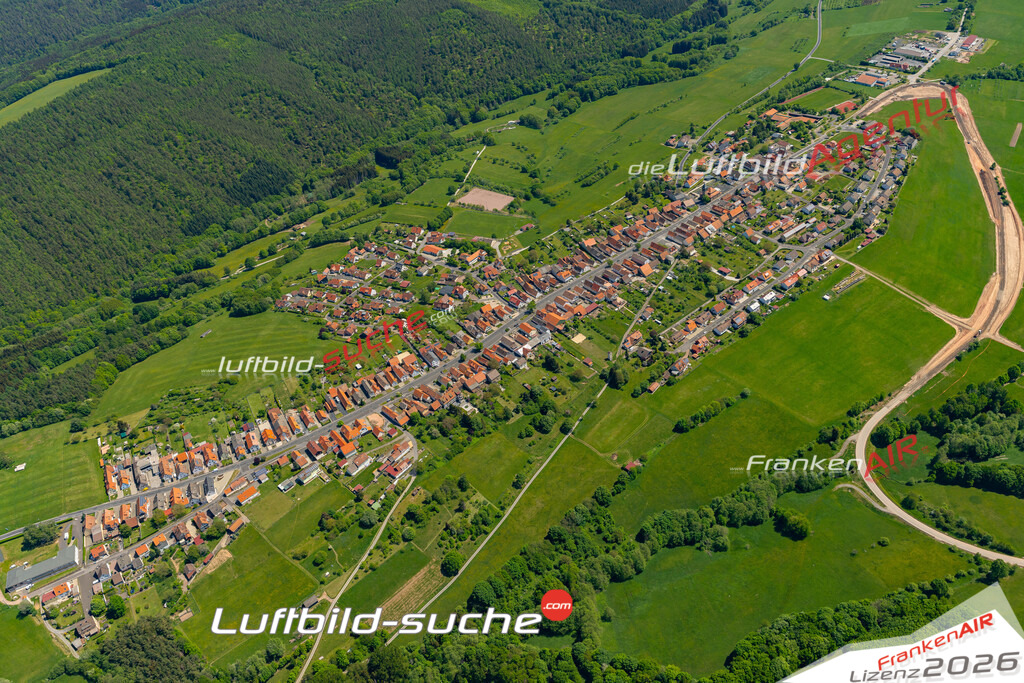 Das Luftbild der Stadt Sandberg wurde 2022 vom Flugzeug heraus erstellt (keine Drohnen-Aufnahmen) Aufnahmehöhe ca.450 Meter- hohe Bildauflösung und Druck-Qualität. Garantiert!