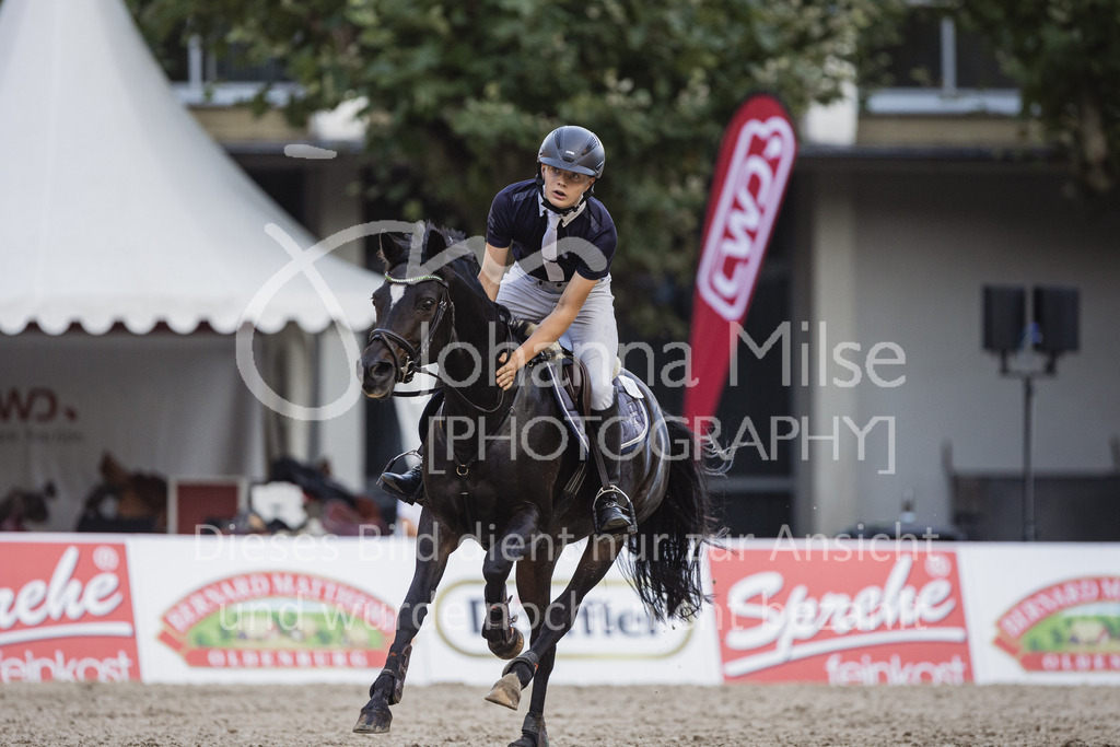 230908_OWLCh_PonyTrophy-483 | Deine schönsten Turniermomente als professionelle Fotos! Entdecke hochwertige Pferdesport-Fotografie im Online-Shop. Jetzt Fotos finden & bestellen!