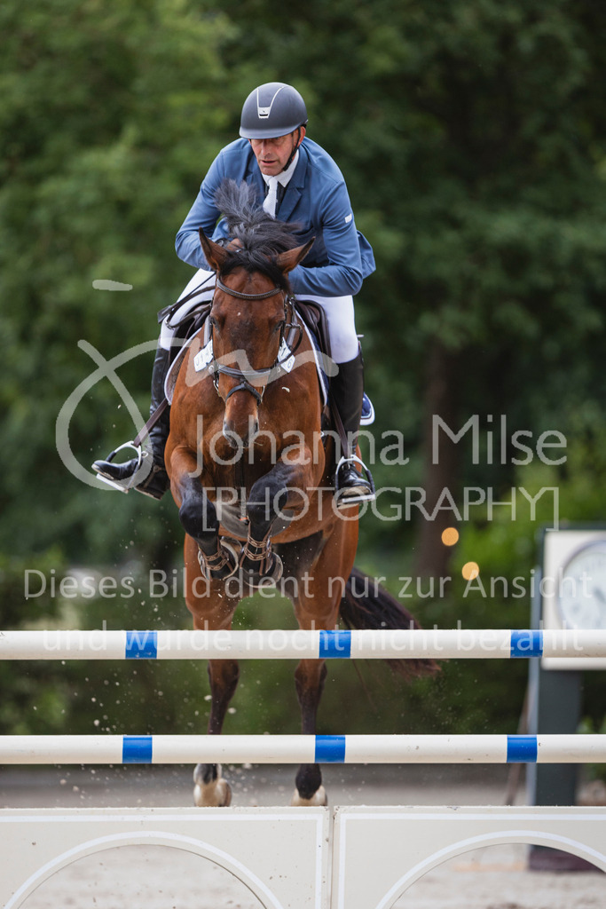240614_Lemwerder_S1-Springen-537 | Deine schönsten Turniermomente als professionelle Fotos! Entdecke hochwertige Pferdesport-Fotografie im Online-Shop. Jetzt Fotos finden & bestellen!