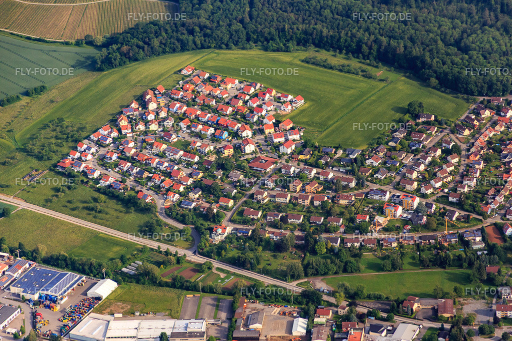 Billensbacheräcker Straße | Luftbild: Billensbacheräcker Straße in Maulbronn im Bundesland Baden-Württemberg in Deutschland. Foto: IMG_079925.jpg vom 31.05.2015 durch Werner Riehm/FLY-FOTO.de - Realisiert mit Pictrs.com