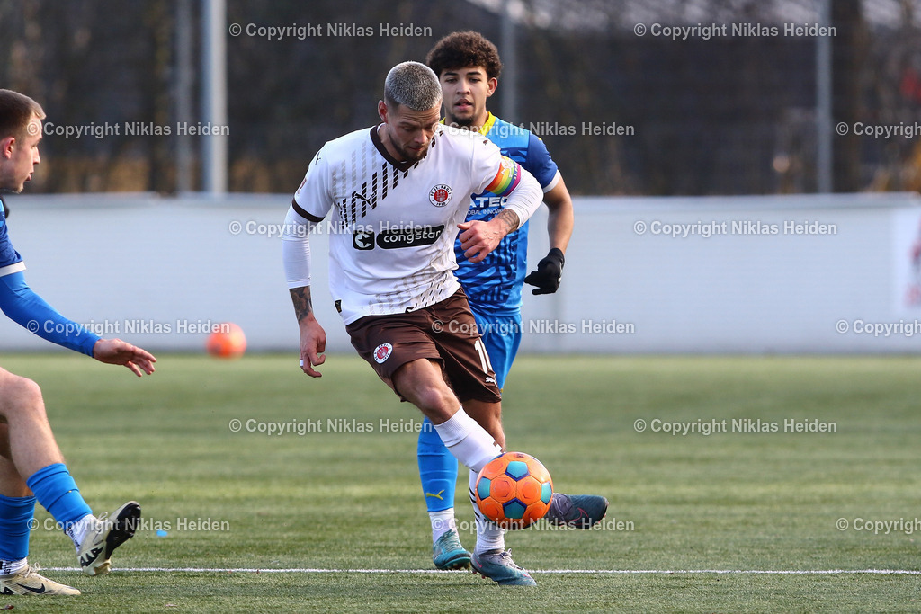 NH_FCStPauliU23_EintrachtBraunschweigU23_Testspiel_02022025 | #10 Julian Ulbricht (FC St. Pauli U23)Fußball I Herren I Testspiel I Saison 2024-2025 I FC St. Pauli U23 - Eintracht Braunschweig U23 I 02.02.2025 I Sportplatz Brummerskamp