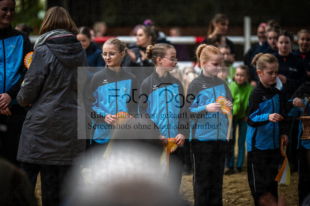 DOS_0148 | Entdecke hochwertige Reitturnierfotos von Foto Oger. Professionell, emotional und authentisch – jetzt Lieblingsmomente im Shop bestellen.Deutschlandweite Turnierfotografie. - Realisiert mit Pictrs.com
