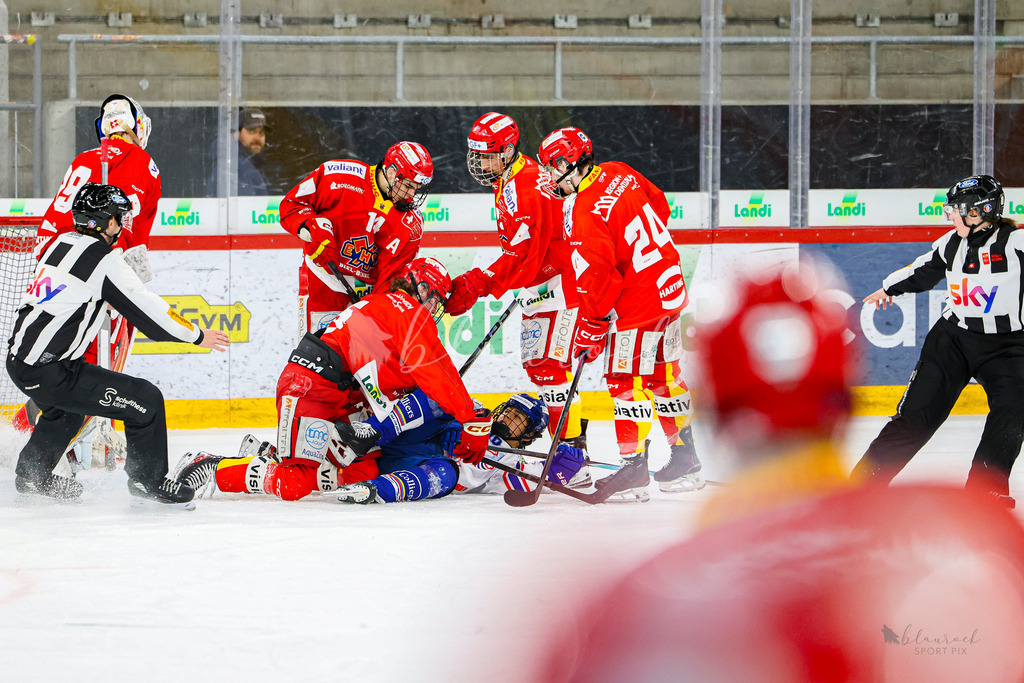 U18_EHCB vs EHCK_wb20260308-1112 | Sportbilder, Sportfotograf, Hochzeits- und Eventfotografin, Flugshows, Portraits und Tiershooting, Aviation, Downhill, Nationalleague, Swissleague, International