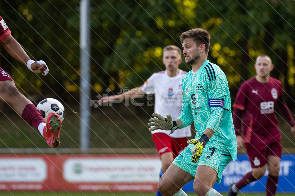 20250928_Picselweb-Fotografie_1R3_2521 | Spielszenen aus dem Spiel VfL Güldenstern Stade - Rotenburger SV. Ergebnis 0:3 - Realisiert mit Pictrs.com