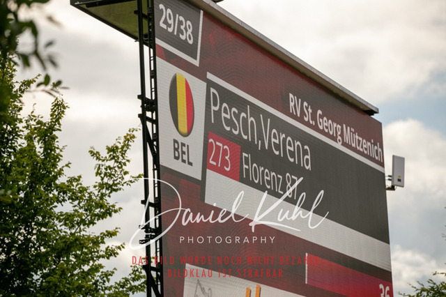 IMG_5797 | Deine Turnierfotos vom Reitturnier online kaufen: Dressur, Springen & Siegerehrung. Professionelle Pferdefotografie aus dem Rheinland – als Download & Print.Alternative: Turnierfotograf für den Pferdesport: Finde deine Fotos von Dressur- und Springturnier