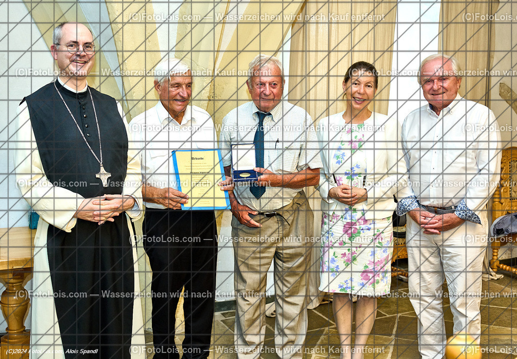 ALP8135_Kartause Gaming_Jubilaeum-Ehrung_Vigneron Jacques | (C)FotoLois.com, Alois Spandl. Ehrung Buchautor Jacques Vigneron aus Ferret, Feier 700 Jahre Hochzeit von Albrecht II mit Johanna von Pfirt, Fr 16. August 2024.