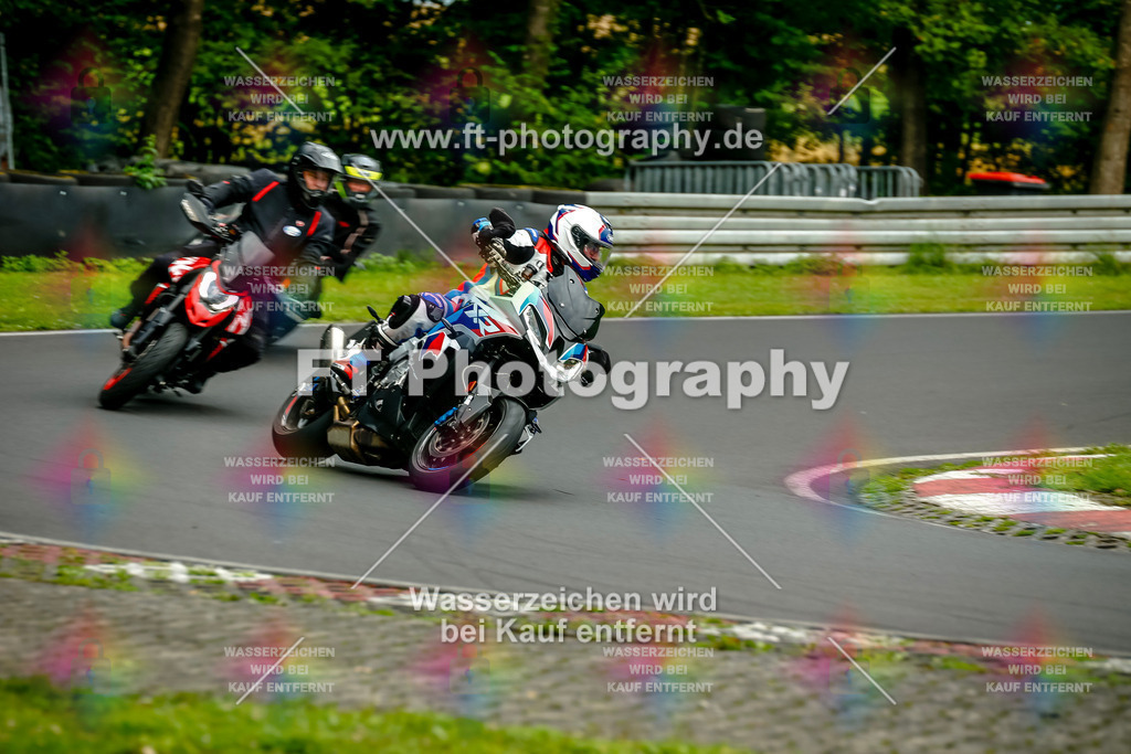 VBK-4238 | Hier findet Ihr Bilder von Touristenfahrten auf der Nürburgring Nordschleife oder von anderen Veranstaltungen die ich besucht habe. Viel Spass beim Durch Schauen 