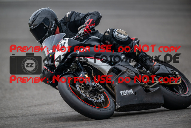 MaZZes_FotoMatrix_240702_6007705_6585 | WEISS