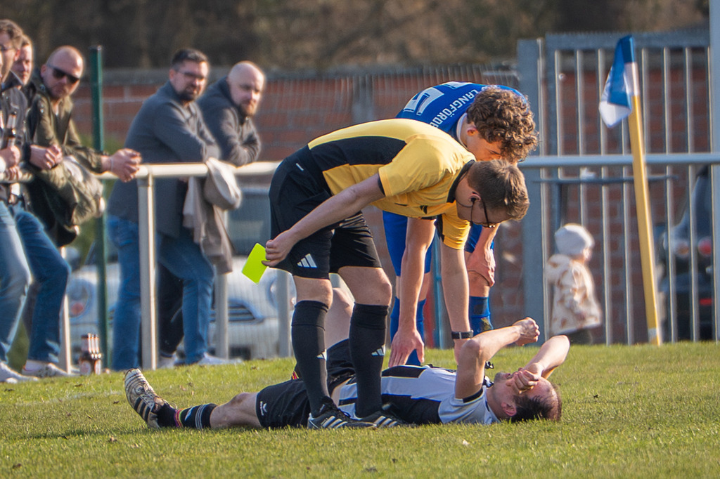 Fußball I Herren I Saison 2025-2026 I Kreisliga VEC I 17. Spieltag I BW Langförden - SV Falke Steinfeld I 7327 | jns.sportfotos - Realisiert mit Pictrs.com
