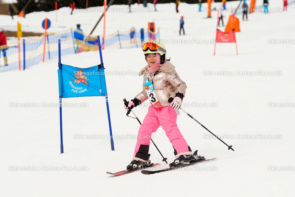 SRF_02.01.2026_0615 | Skirennfotos,Serfaus,Fiss,Ladis,Kinderskirennen,Winter,Tirol,Oberland,skirace,SFL,feelfree,weil wir's genießen,ski,Ski,skifahren,Sonnenplateau, - Realisiert mit Pictrs.com
