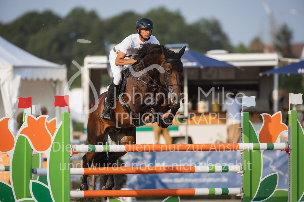 230624_PfSpTa_GroßerPreis-292 | Deine schönsten Turniermomente als professionelle Fotos! Entdecke hochwertige Pferdesport-Fotografie im Online-Shop. Jetzt Fotos finden & bestellen!