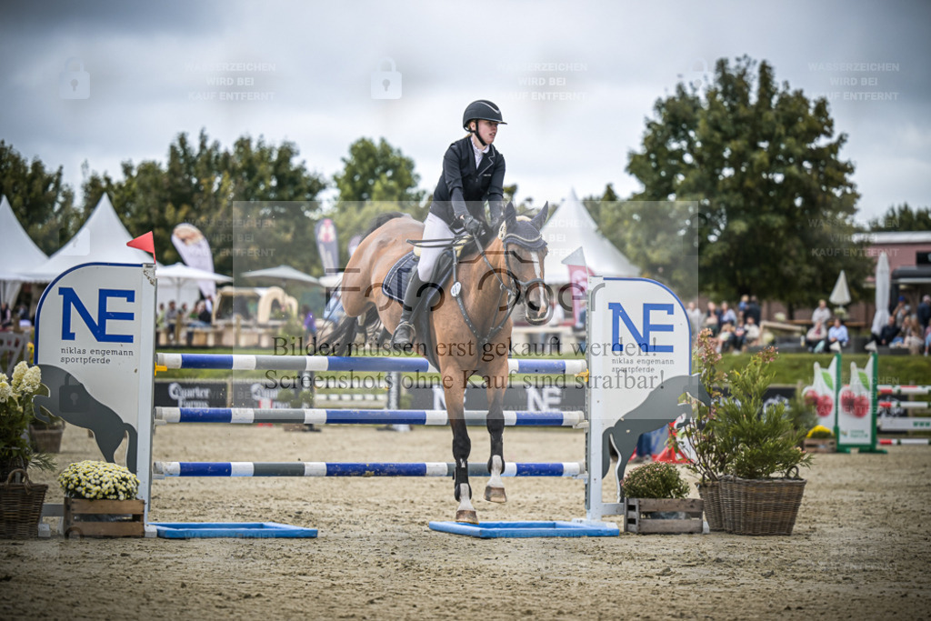 DOS_2108 | Entdecke hochwertige Reitturnierfotos von Foto Oger. Professionell, emotional und authentisch – jetzt Lieblingsmomente im Shop bestellen. - Realisiert mit Pictrs.com