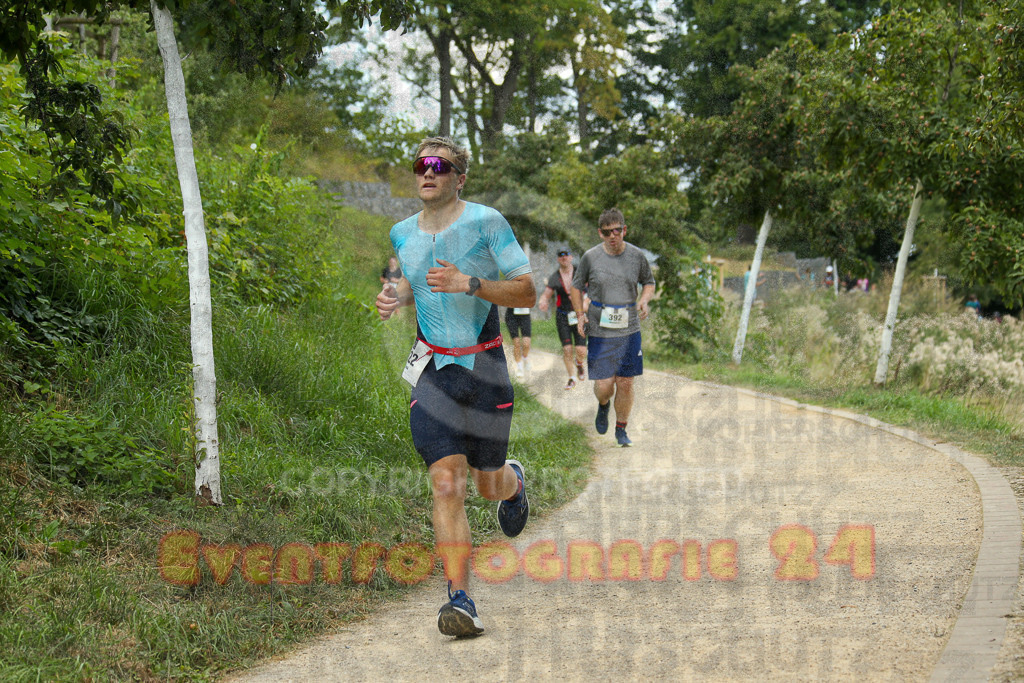 250824_1421_EX1_5950 | Sportfotografie im Rhein-Sieg Kreis, Köln, Bonn, NRW, Rheinland Pfalz, Hessen, etc. Unser Tätigkeitsfeld umfasst den Laufsport vom Volkslauf über den Marathon, Duathlon, Triathon bis zum Ultralauf wie Kölnpfad Ultra oder Schindertrail.