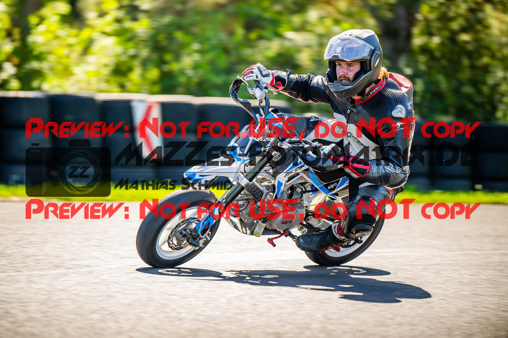 MaZZes_FotoMatrix_230905_2257 | K6