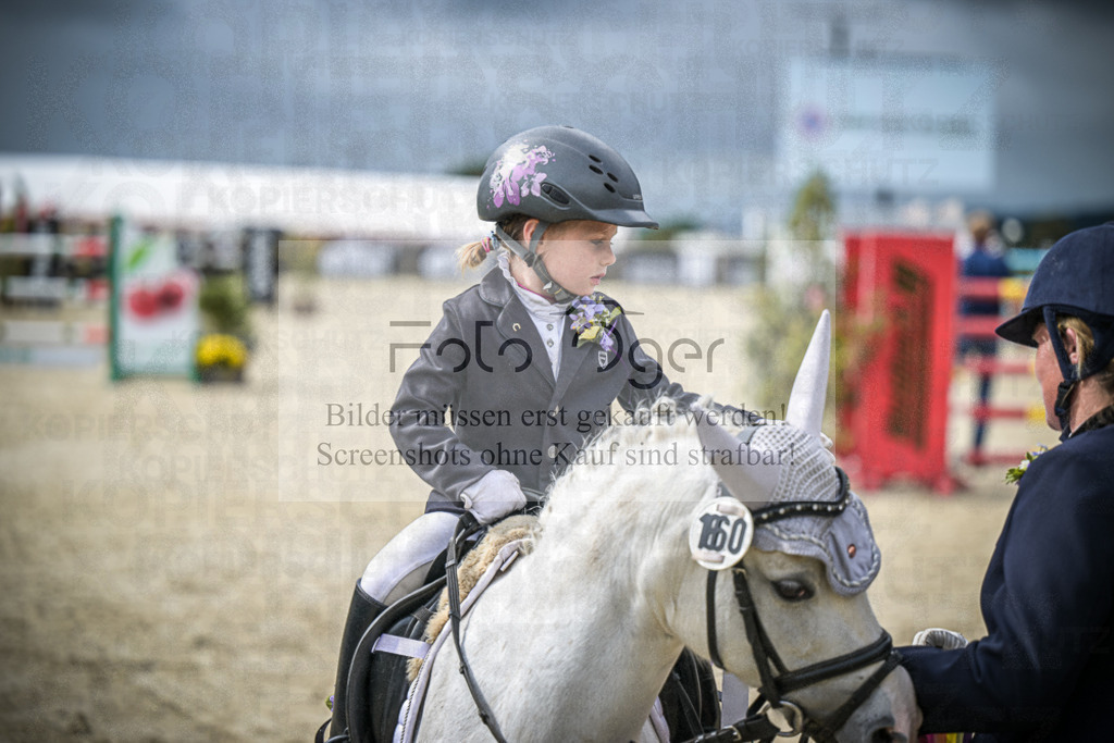 DOS_0406 | Entdecke hochwertige Reitturnierfotos von Foto Oger. Professionell, emotional und authentisch – jetzt Lieblingsmomente im Shop bestellen.Deutschlandweite Turnierfotografie. - Realisiert mit Pictrs.com