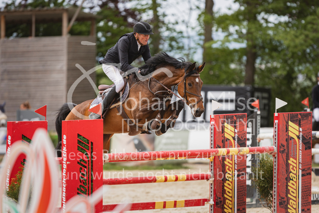 250504_SpengeW_M2-Spr-485 | Deine schönsten Turniermomente als professionelle Fotos! Entdecke hochwertige Pferdesport-Fotografie im Online-Shop. Jetzt Fotos finden & bestellen!