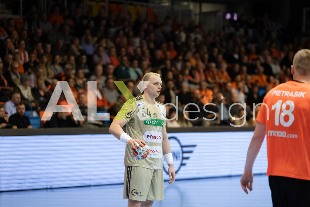 Handball I Herren I Saison 2025-2026 I EHF EUROPEAN LEAGUE 2025/26 | Men I Main Round I 2. Spieltag I Kadetten Schaffhausen - TSV Hannover-Burgdorf I 24.02.2026 | 54 Justus Fischer (DE) (TSV Hannover-Burgdorf) – Kreisläufer - Realisiert mit Pictrs.com