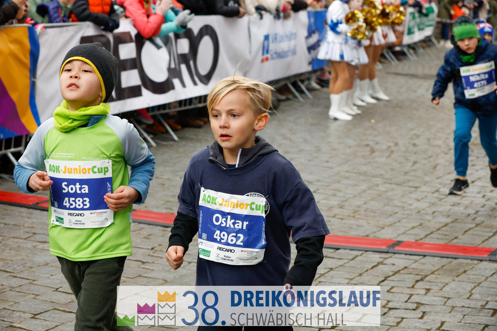 400m AOK Junior Cup | 3 Koenigslauf 2024 400m AOK Junior Cup - Realisiert mit Pictrs.com