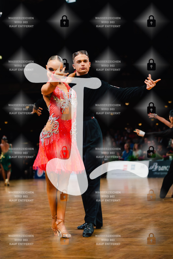 GOC 2025 - WDSF GrandSlam Latin 64-67th (183) Vlad-Alexandru Visan _ Khrystyna Shugurova (Germany)-2025-08-23-2725 | Webshop for digital downloads and prints of dance sport, event & show photographer Julian Link - Realisiert mit Pictrs.com