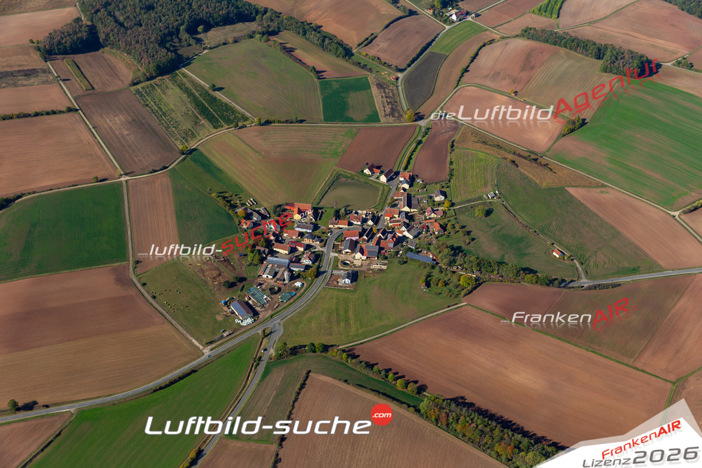 Die Luftbildaufnahme Weiher -  wurde 2019 mittels Flugzeug (keine Drohne) erstellt. Perfekte Schärfe und Druck- Ergebnisse- Garantiert!