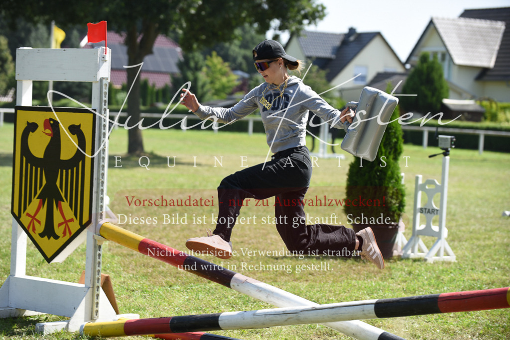 DSC_0184 | Pferde- und Turnierfotografie in Westsachsen. Pferdeportraits, Auftragszeichnungen und intuitive Kunst.