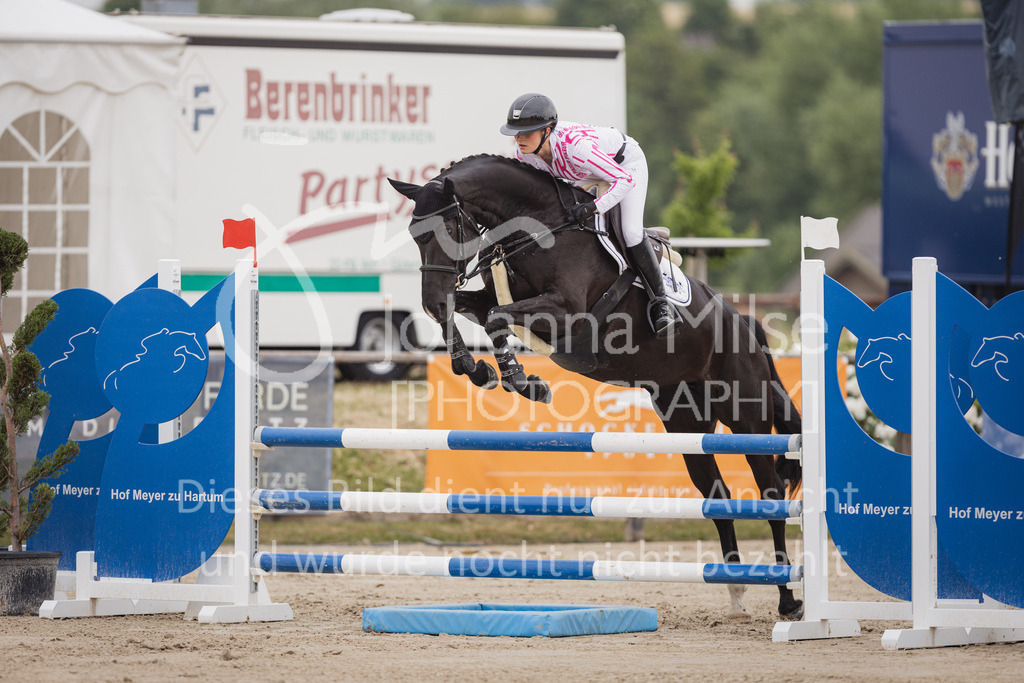230622_PfSpTa_SprPfA2-101 | Deine schönsten Turniermomente als professionelle Fotos! Entdecke hochwertige Pferdesport-Fotografie im Online-Shop. Jetzt Fotos finden & bestellen!