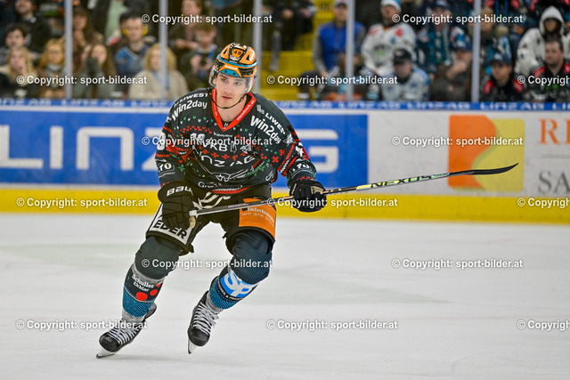 AUT, ICE, Black Wings Linz (AUT) vs Fehervar AV 19 (HUN) | 22.12.2023, Eishalle Linz, AUT, ICE Eishockey Liga, Black Wings Linz (AUT) vs Fehervar AV 19 (HUN), im Bild Graham Knott (BWL)


// ICE win2day Hockey League Match between Black Wings Linz (AUT) vs Fehervar AV 19 (HUN) in Linz, Austria on 2023/12/22