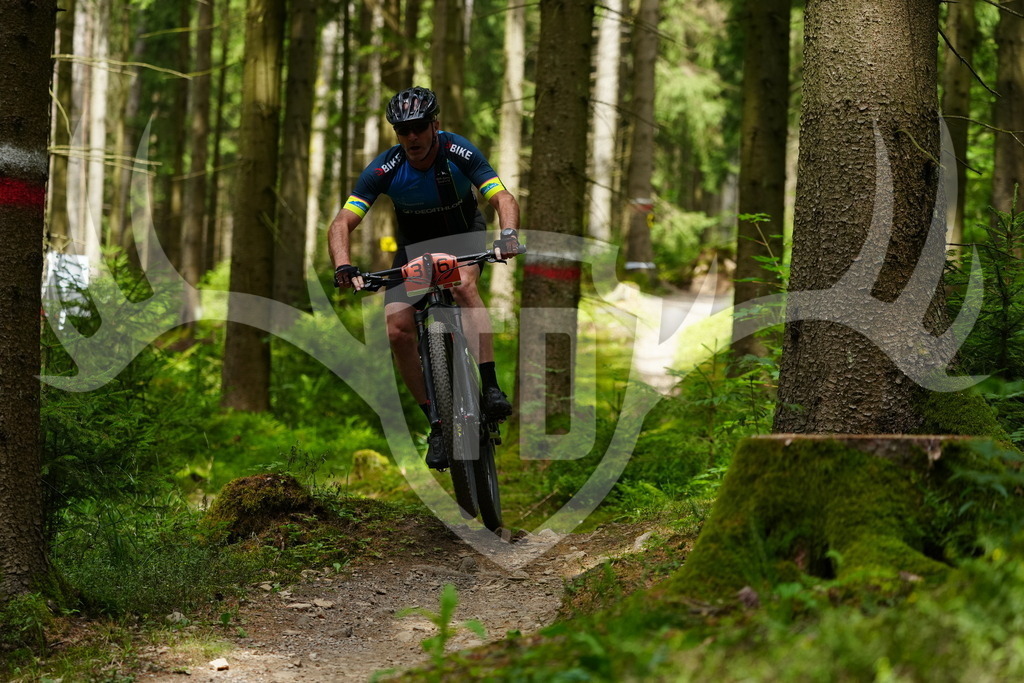 FC100496 | Fotogalerie der Treibjagd im Dunkelwald - Dein MTB Etappenrennen im Erzgebirge - Realisiert mit Pictrs.com