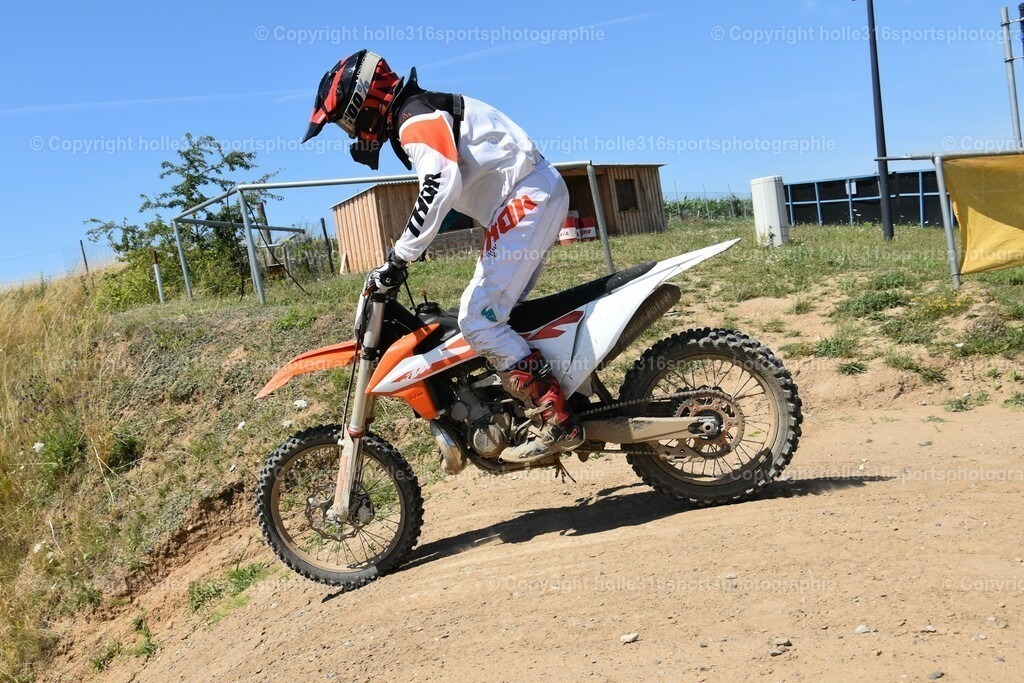 DSC_0214 (2) | Sportfotografie , Motorsport, Motoross, Reitsport, Mointainbike, Enduro,
Landschaft , Outdoor, Eventfotografie, Landschaft, Bilder online bestellen - Realisiert mit Pictrs.com