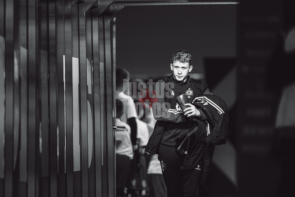 Fußball | Männer | Saison 2023/2024 | 2. Fußball-Bundesliga | 21. Spieltag | Hamburger SV vs. Hannover 96 | 09.02.2024 | Anssi Suhonen (#36, HSV)