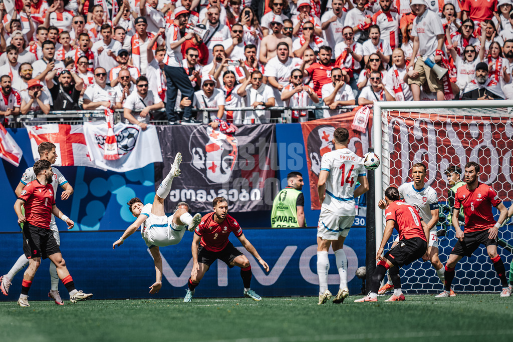Fußball | Herren | UEFA-Fußball-Europameisterschaft 2024 | Gruppe F | Georgien vs. Tschechien | 22.06.2024 | Ladislav Krejci (#18, Tschechien) mit einem Fallrückzieher