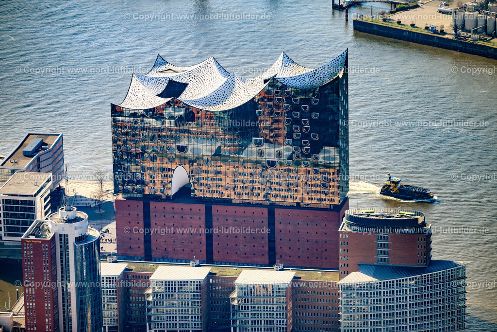 Hamburg_Elbphilharmonie_ELS_1475060423 | HAMBURG 06.04.2023 Elbphilharmonie am Ufer der Elbe in Hamburg. Das Konzerthaus- Gebäude im Stadtteil Hamburg-HafenCity befindet sich am Ufer der Elbe der Hansestadt. Weiterführende Informationen bei: HOCHTIEF Aktiengesellschaft AG,  HamburgMusik gGmbH - Elbphilharmonie und Laeiszhalle Betriebsgesellschaft,  ReGe Hamburg Projekt-Realisierungsgesellschaft mbH. // The Elbe Philharmonic Hall on the river bank of the Elbe in Hamburg. Further information at: HOCHTIEF Aktiengesellschaft AG,  HamburgMusik gGmbH - Elbphilharmonie und Laeiszhalle Betriebsgesellschaft,  ReGe Hamburg Projekt-Realisierungsgesellschaft mbH. Foto: Martin Elsen