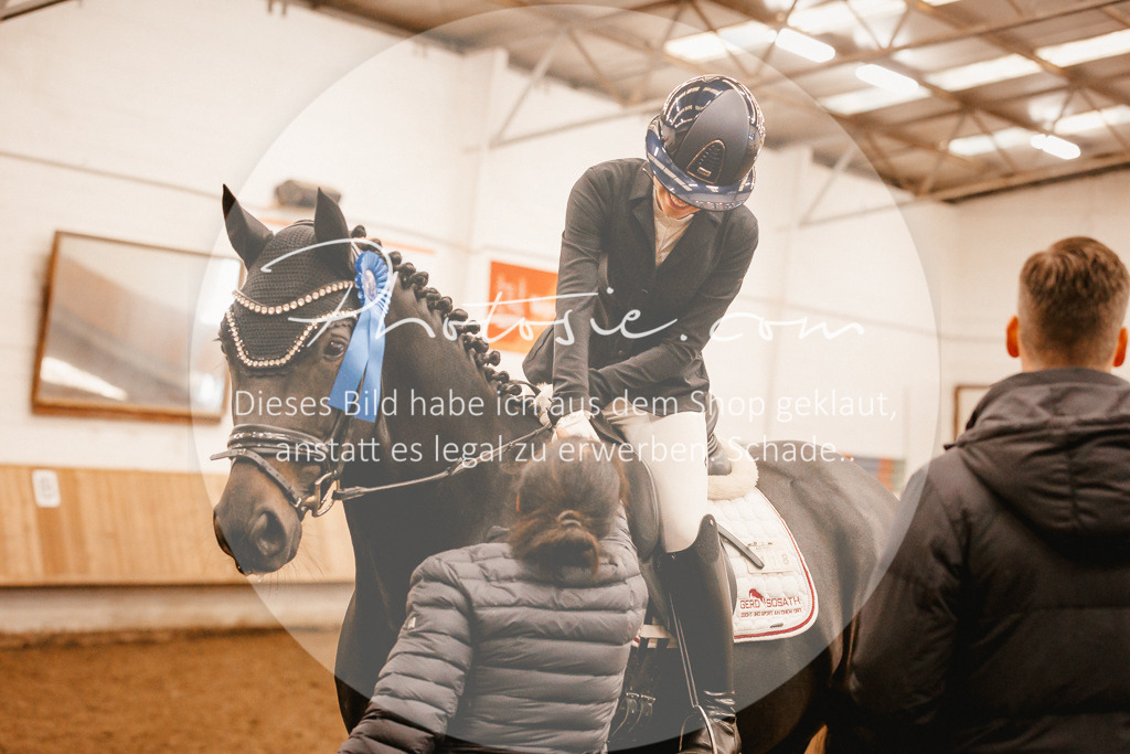 3I6A2125 | Stimmungsvolle Portraits und Reitsportfotografie im Ruhrgebiet und im Münsterland.

Pferdefotografie, Hundefotografie, Tierfotografie, Reportagen, Portraits von Tier und Mensch, Turnierfotografie in Bochum, Recklinghausen, Marl, Haltern am See, Dülmen.. - Realisiert mit Pictrs.com
