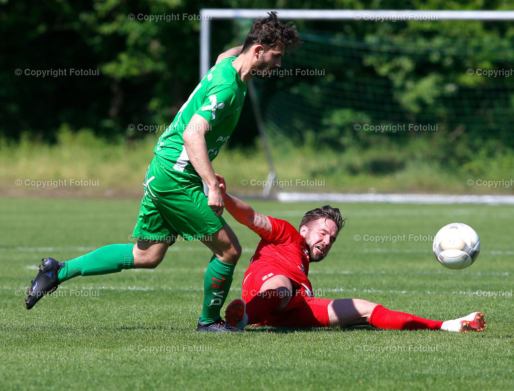 A_LUI_14052022_21 | SPORT,FUSSBALL,LT1 OOE LIGA,14.05.2022 IM BILD;SIMON ABRAHAM (OEDT) UND GERMAN RUDELSTORFER (GRIESKIRCHEN)FOTO:FOTOLUI
