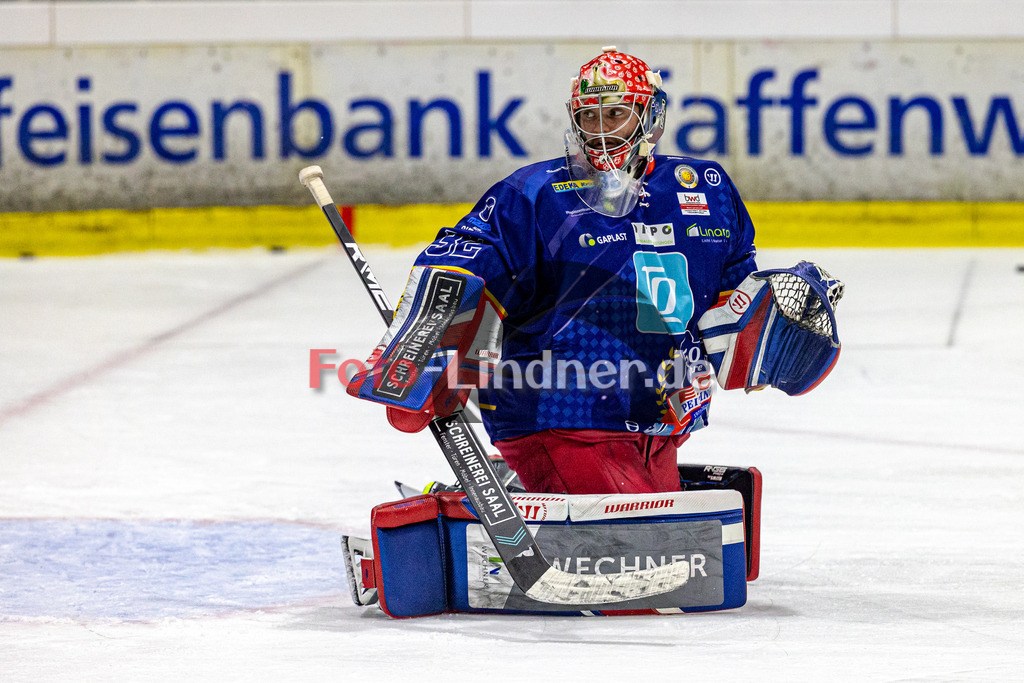 EC Peiting vs SC Riessersee | Eishockey Oberliga Süd 2023/2024, EC Peiting vs SC Riessersee,
Andreas MAGG (ECP Goali 32) in Aktion,
2023-10-20 in Peiting (Eisstadion)
32 Andreas MAGG (ECP Goali 32)
Copyright: WolfgangxLindner foto-lindner.de