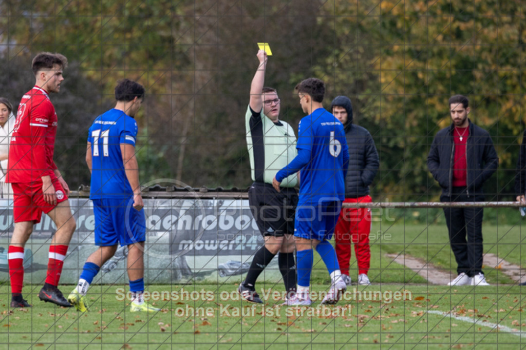 20251019_163455_0133 | #,FV Vorwärts Faurndau (rot) vs. TSV RSK Esslingen (blau), Fußball, Bezirksliga - Bezirk Neckar/Fils, 09. Spieltag, Saison 2025/2026, Rasenplatz, Im Dittlau 2, 73035 Göppingen, 19.10.2025 - 15:30 Uhr,Foto: PhotoPeet-Sportfotografie/Peter Harich